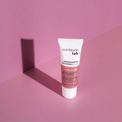 Cumlaude CLX packaging communicates clinical-grade care for sensitive skin.