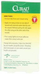 Curad curitas mariposa impermeables en mano, aplicación suave y segura.