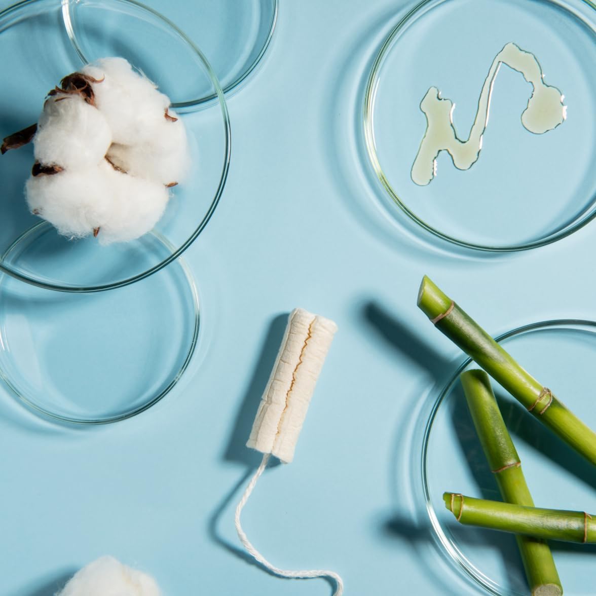 Daye Organic Tampons Super no plastics for a pure, hypoallergenic feel.