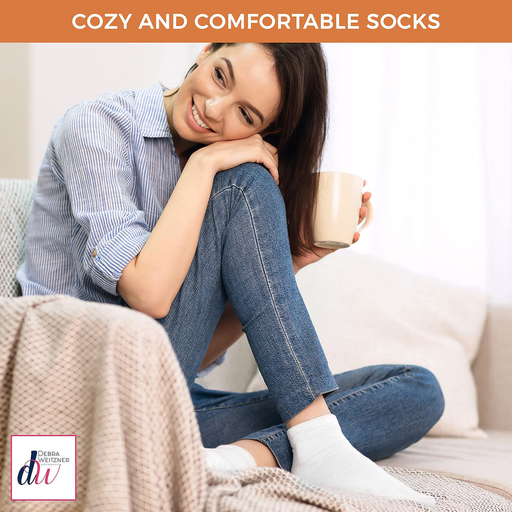 Size label 9-11 on Debra Weitzner diabetic socks.