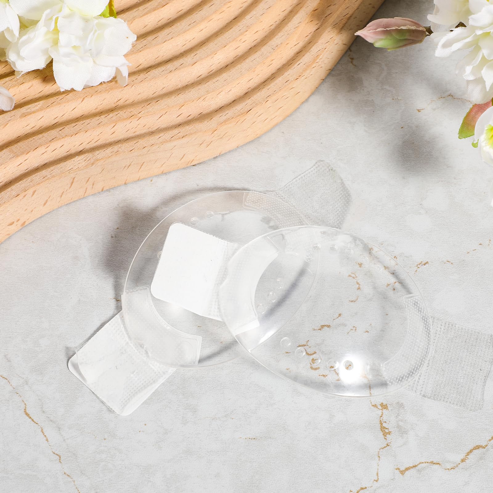 DIVINA VITAE post-surgery eye protection ideal for rest and recovery