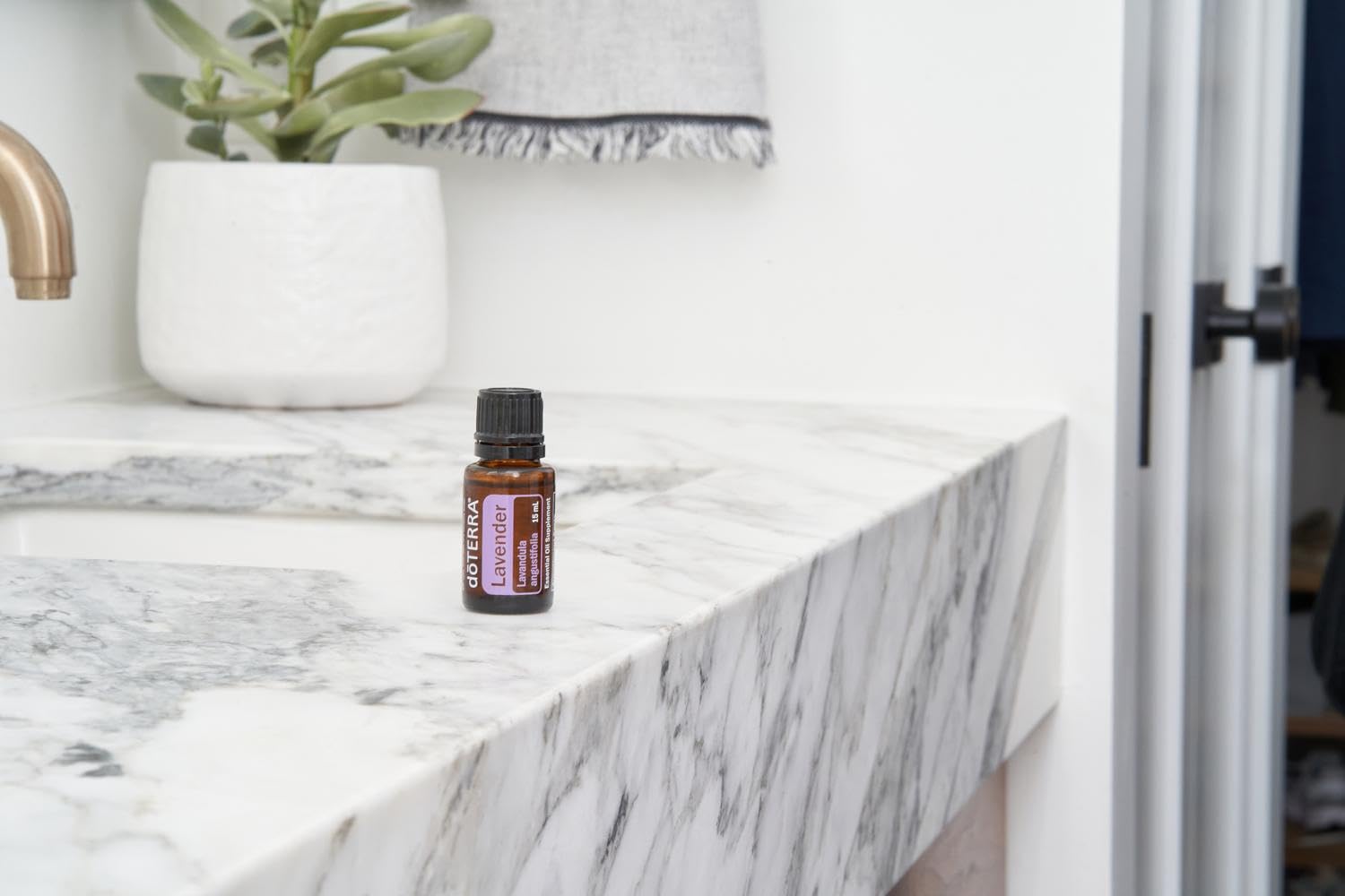 doTERRA lavender diffuser releasing a calming aroma.