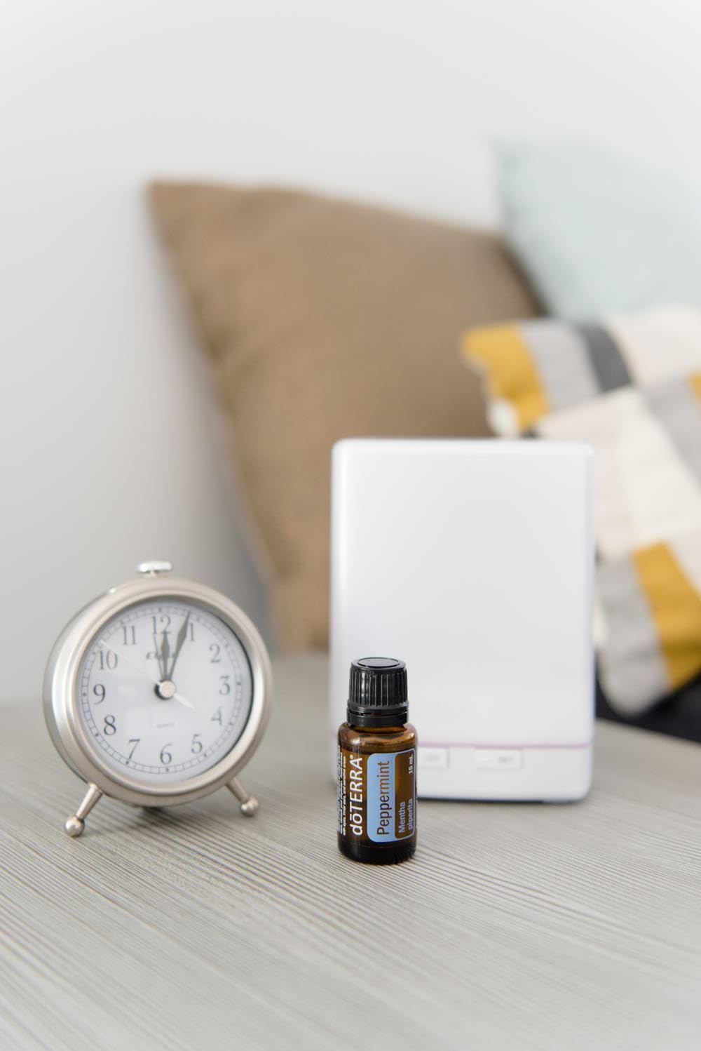 doTERRA peppermint oil suggesting digestive comfort through aroma