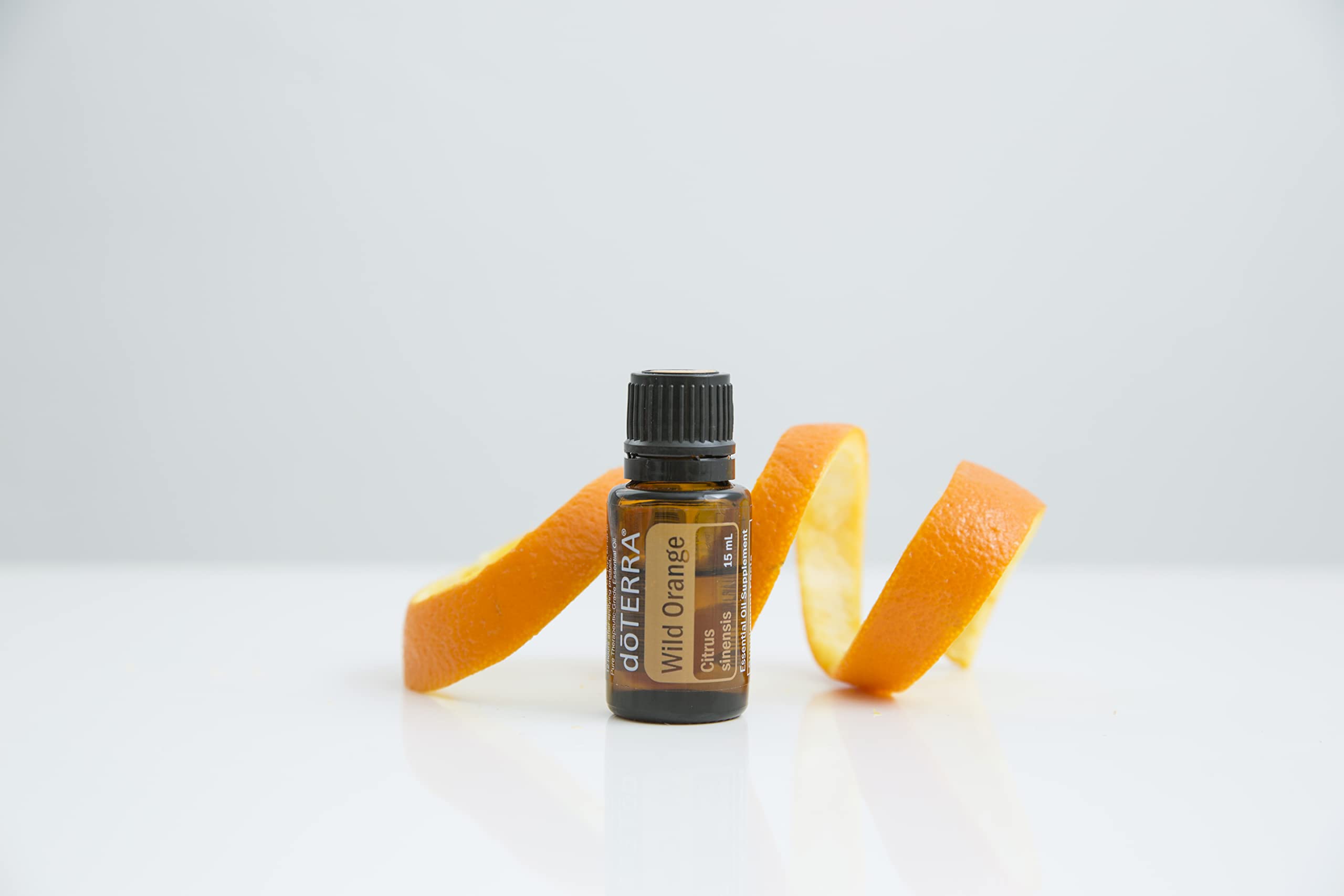 packaging box for doTERRA Wild Orange oil set in a gift-ready display