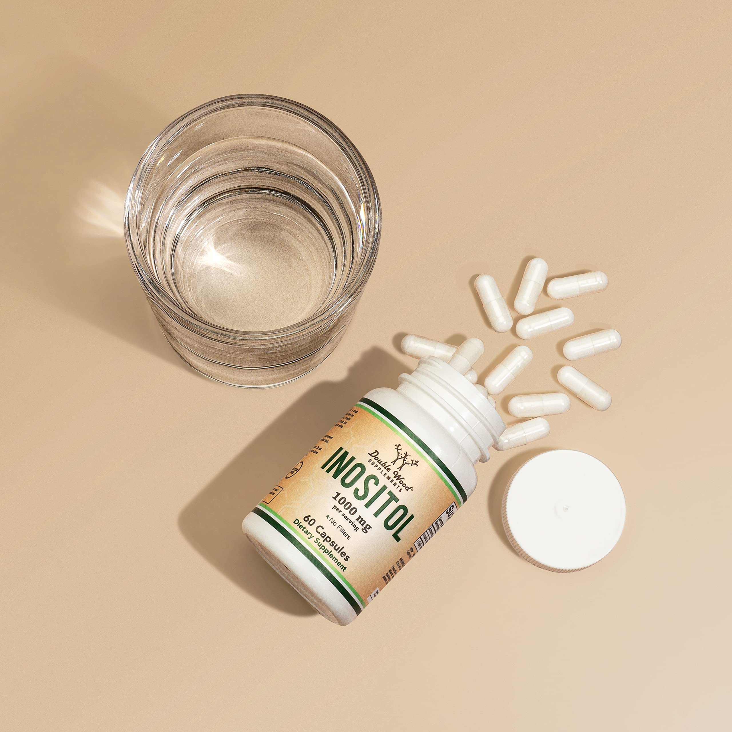 Double Wood Inositol frasco cerrado enfocado en la dosificación diaria