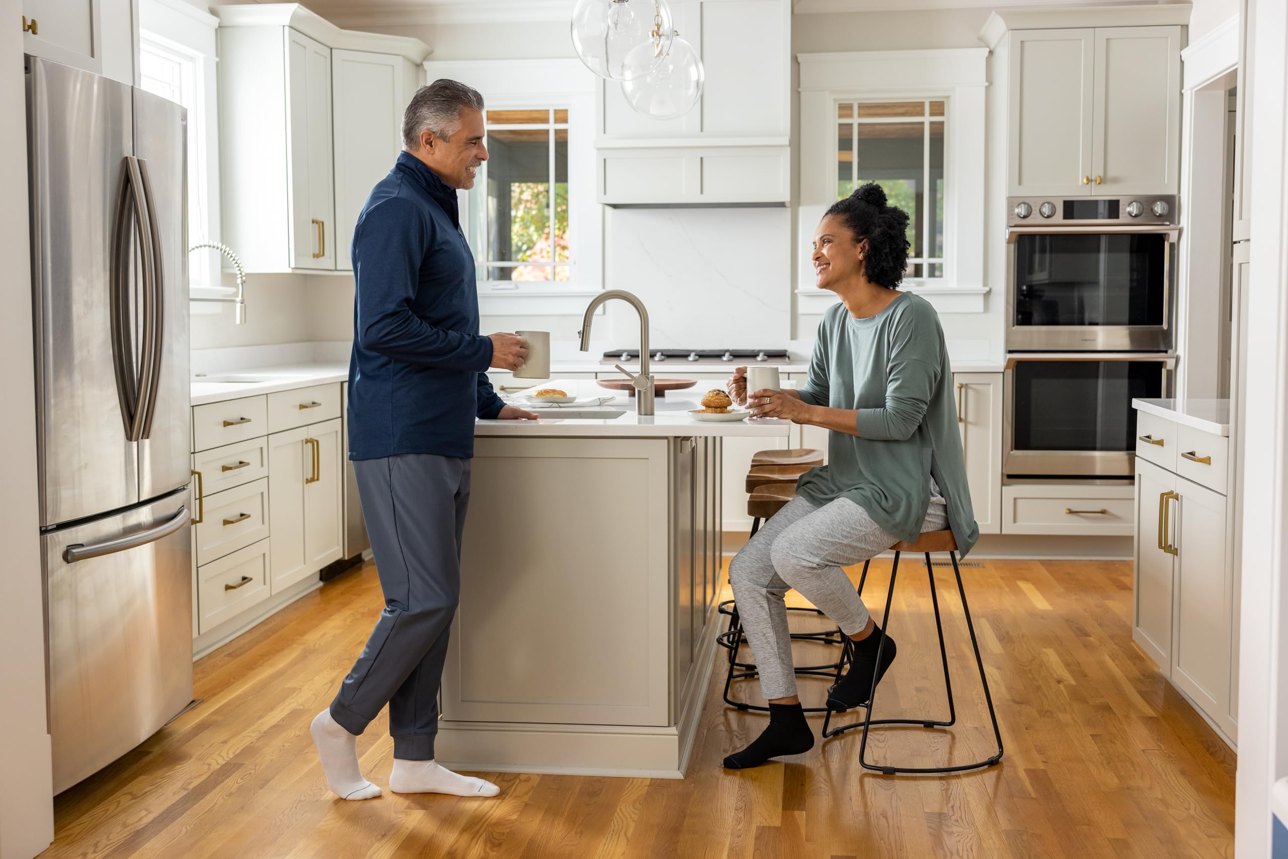 Dr. Scholl's packaging and logo image to reinforce brand trust