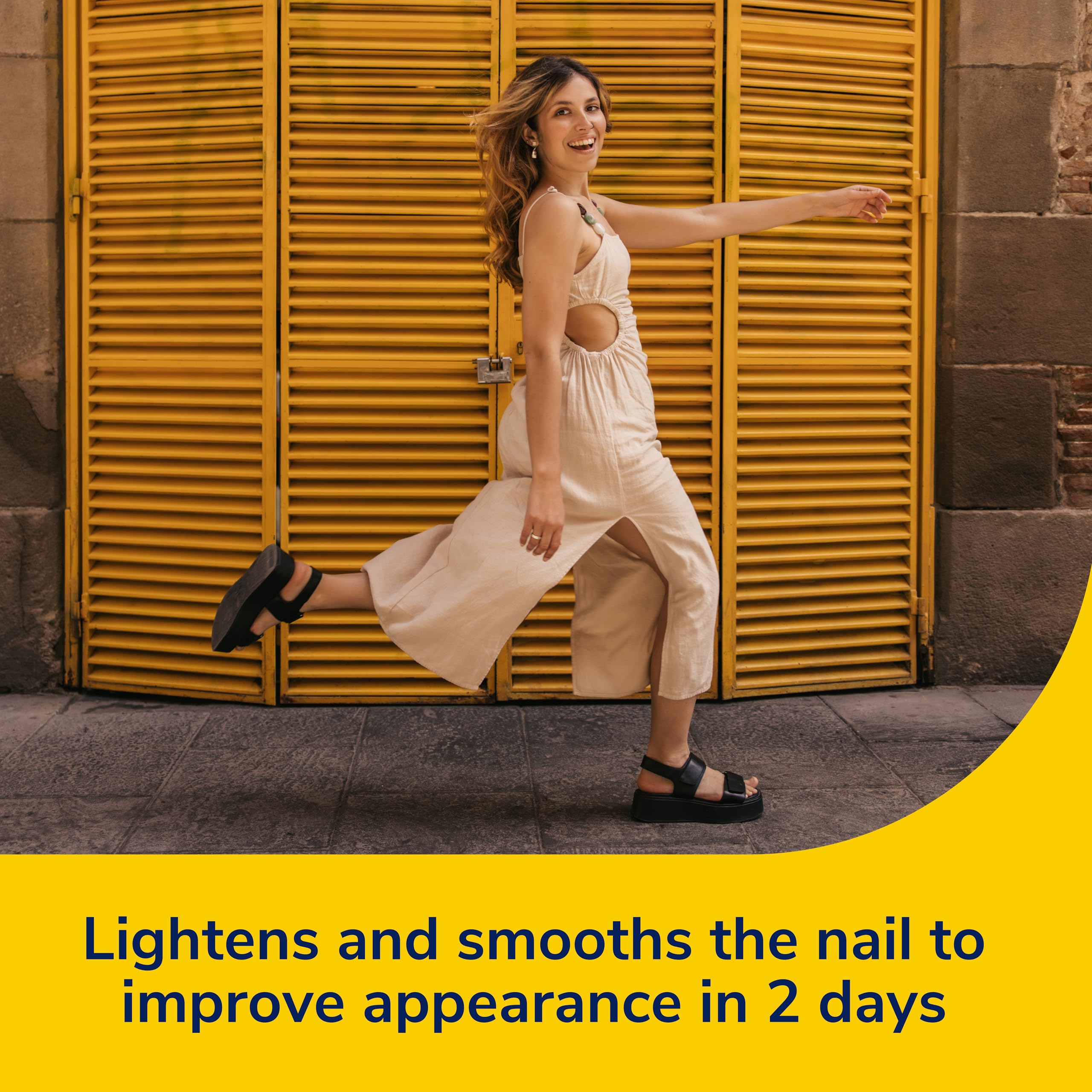 Dr Scholl's dual-action system demonstrates treatment and whitening steps.