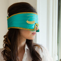 Drowsy 22 momme mulberry silk offers durable softness.