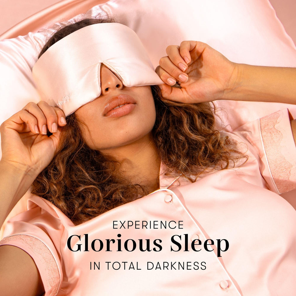 Drowsy Silk Sleep Mask cushioned-padding supports soft contact with skin.
