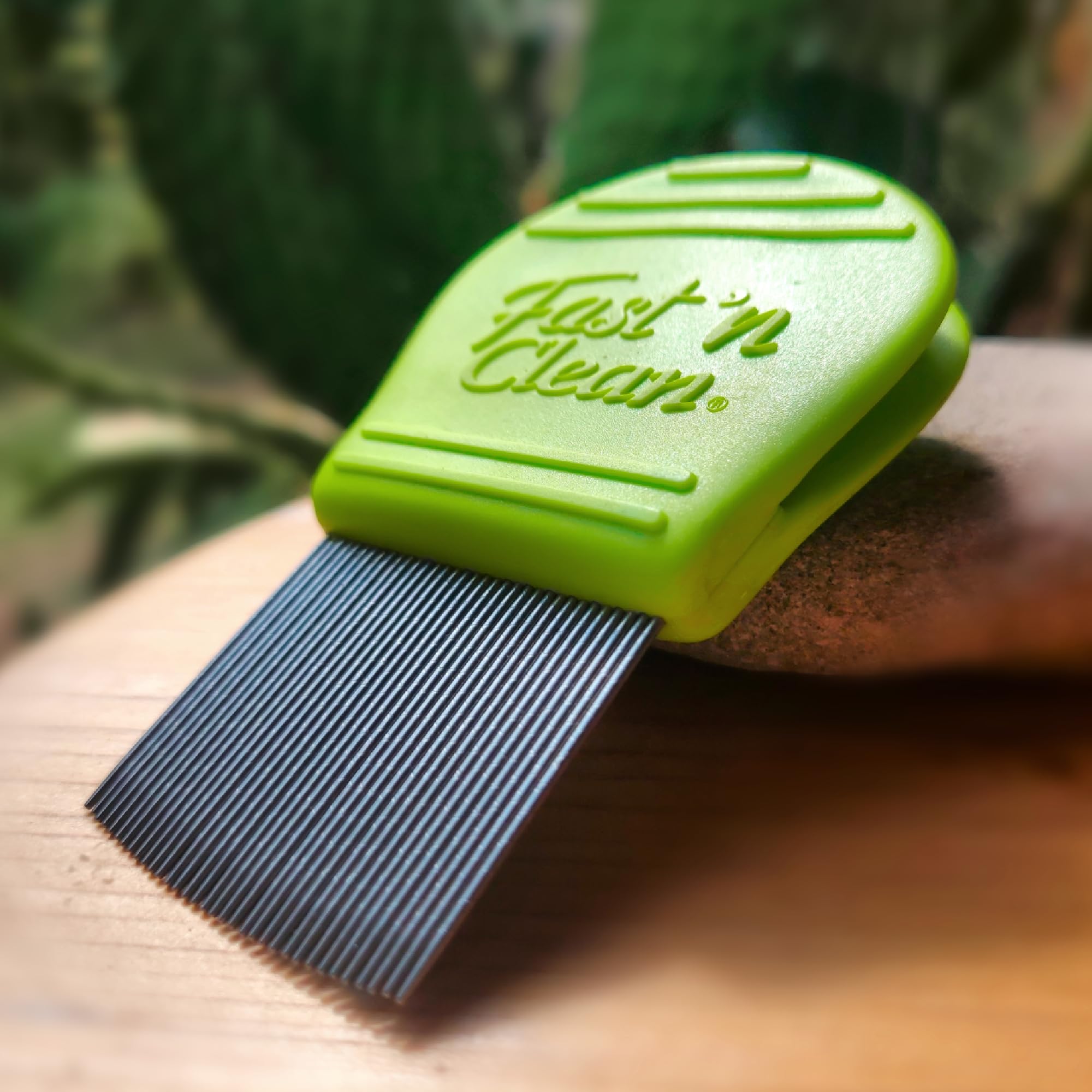 Fast 'n Clean doubles as a pet flea comb for pets.