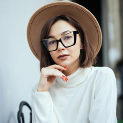 FEISEDY anti-blue light lenses reduce eyestrain during long screen sessions.