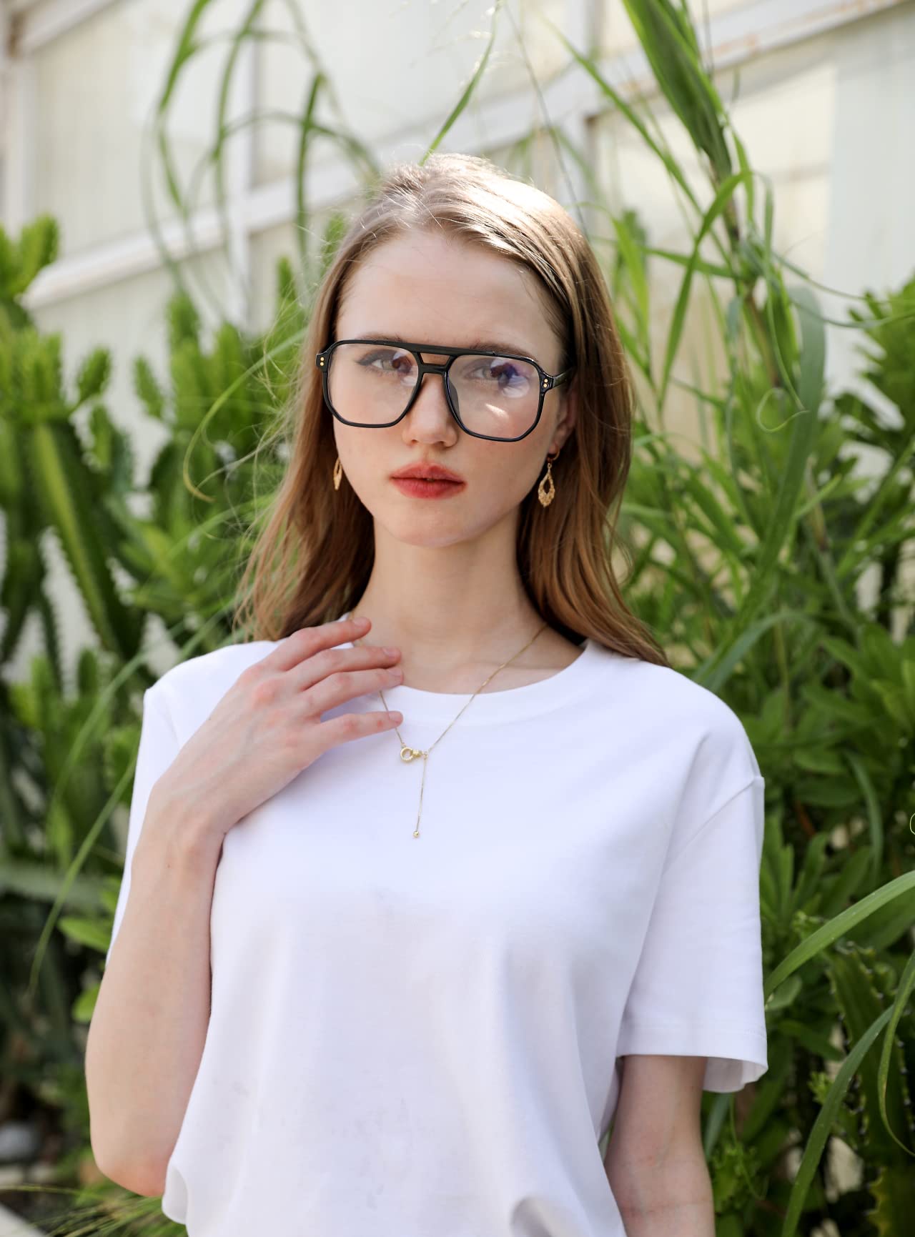 FEISEDY blue light blocking glasses side profile lightweight comfort for extended wear