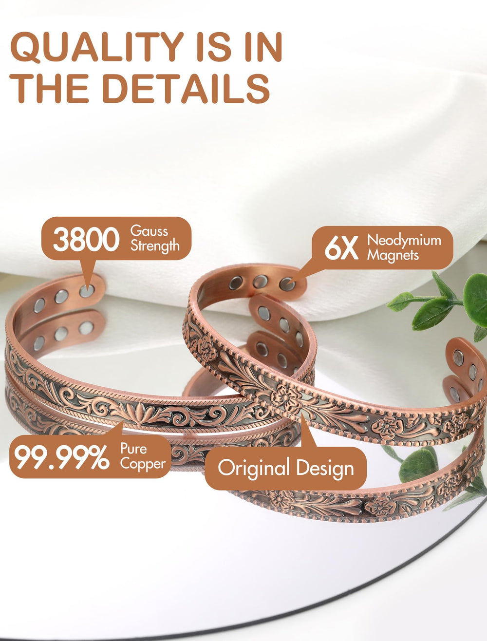 Feraco acanthus engraving detail on the bracelet, subtle elegance and heritage-inspired design.