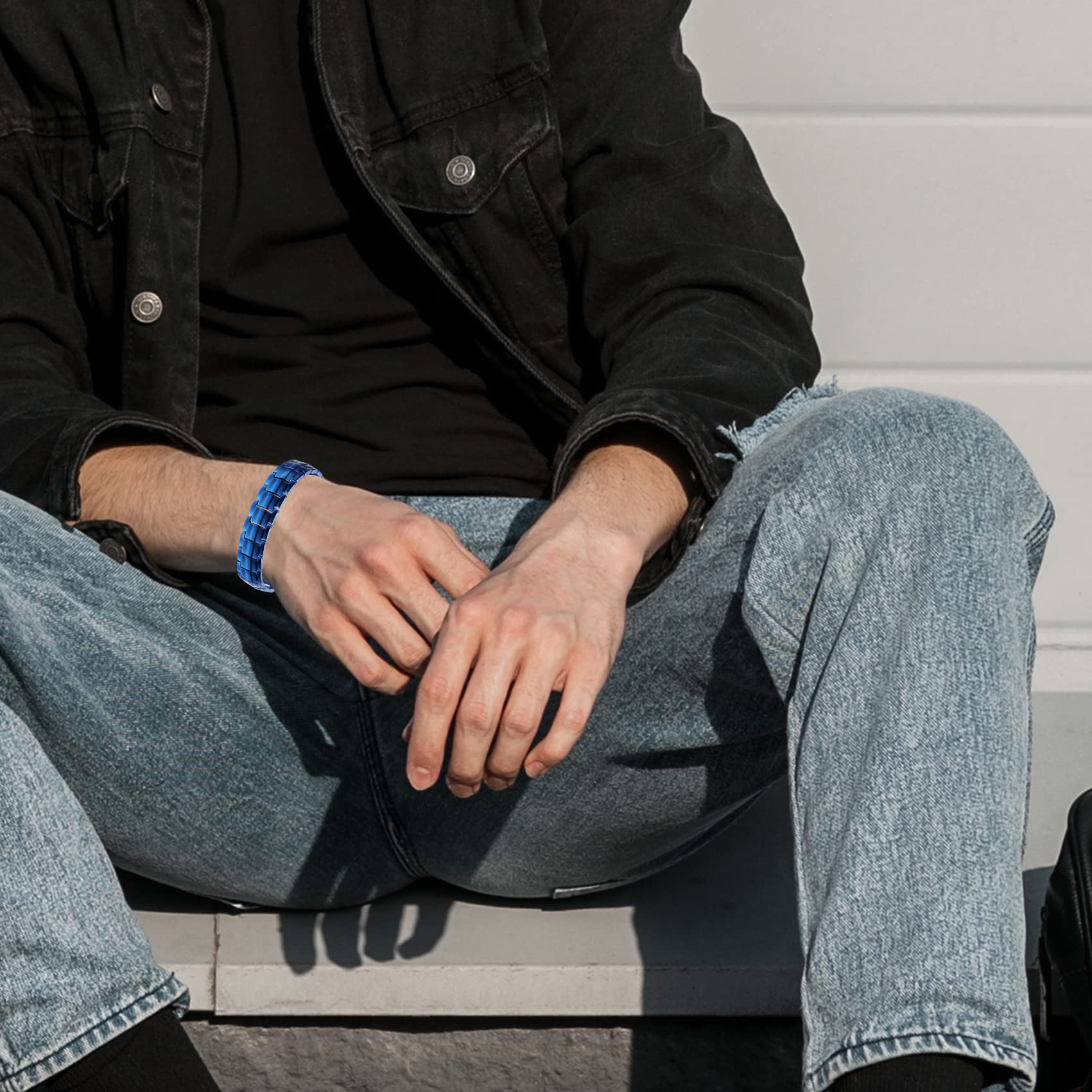 Feraco hypoallergenic nickel-free bracelet minimizes irritation during extended use