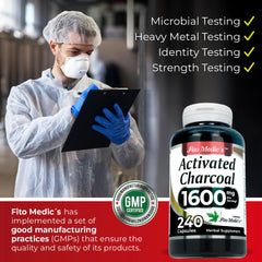 Primer plano de cápsula de carbón activado de Fito Medic's Lab