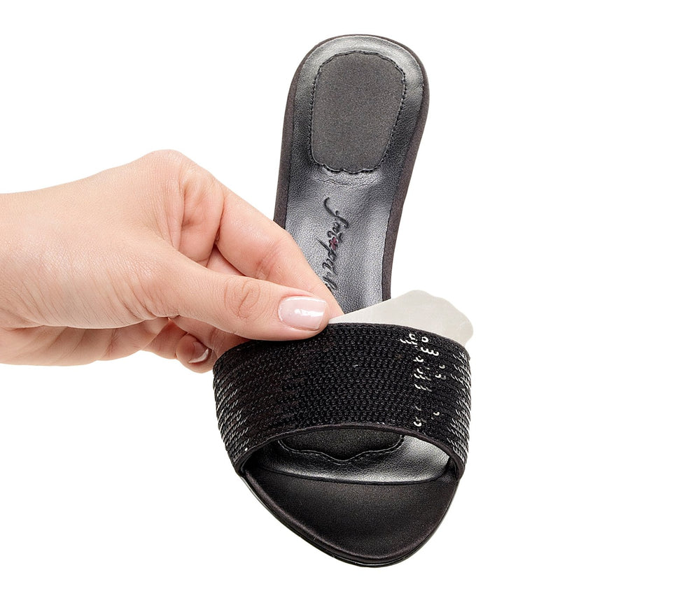 Foot Petals travel-friendly cushion reduces rubbing during long days out.