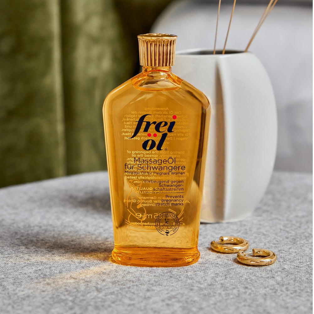 Maternity-safe skincare routine with vegan frei öl massage oil.