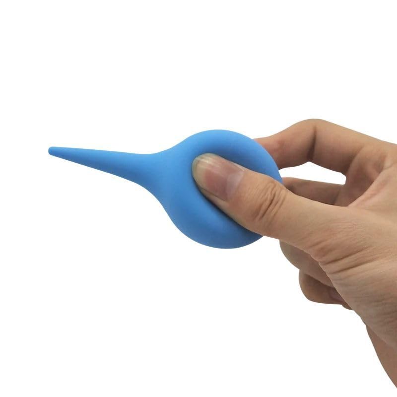 Fujolu 27ml ear syringe with soft tip close-up for gentle, thorough cleaning at home
