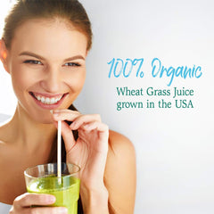 Included scoop beside Garden of Life powder for easy daily dosing.