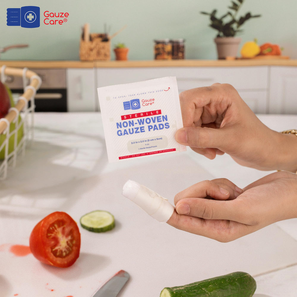 Gauze Care paquete de 100 gasas, lista para primeros auxilios.