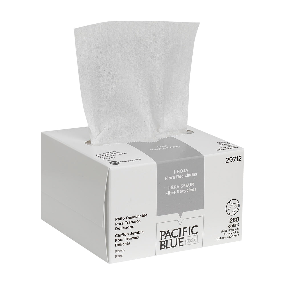 Georgia-Pacific AccuWipe soft texture close-up highlights gentle, lint-free performance.