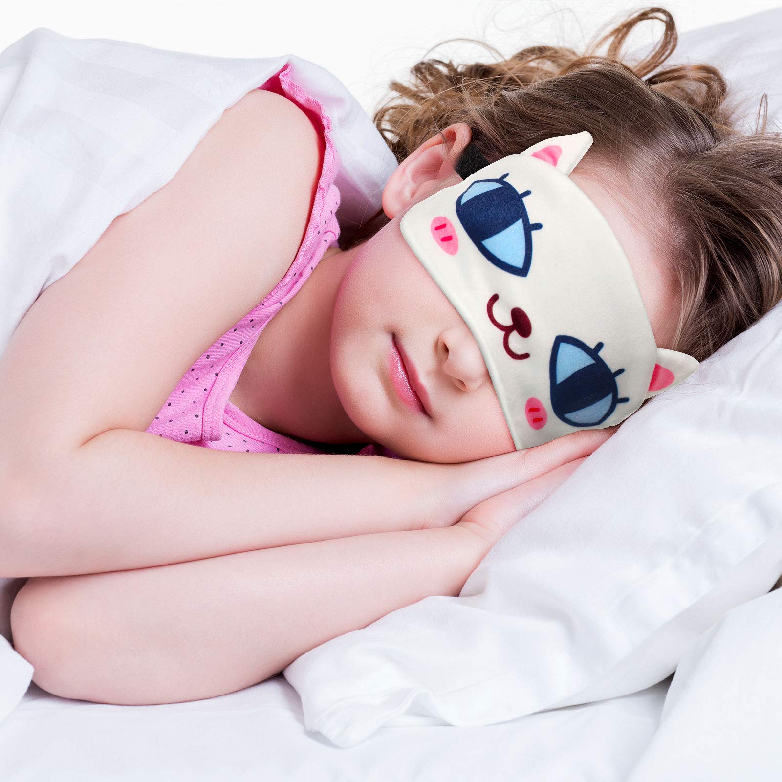 Geyoga sleeping mask with dog design helps secure fit during travel.