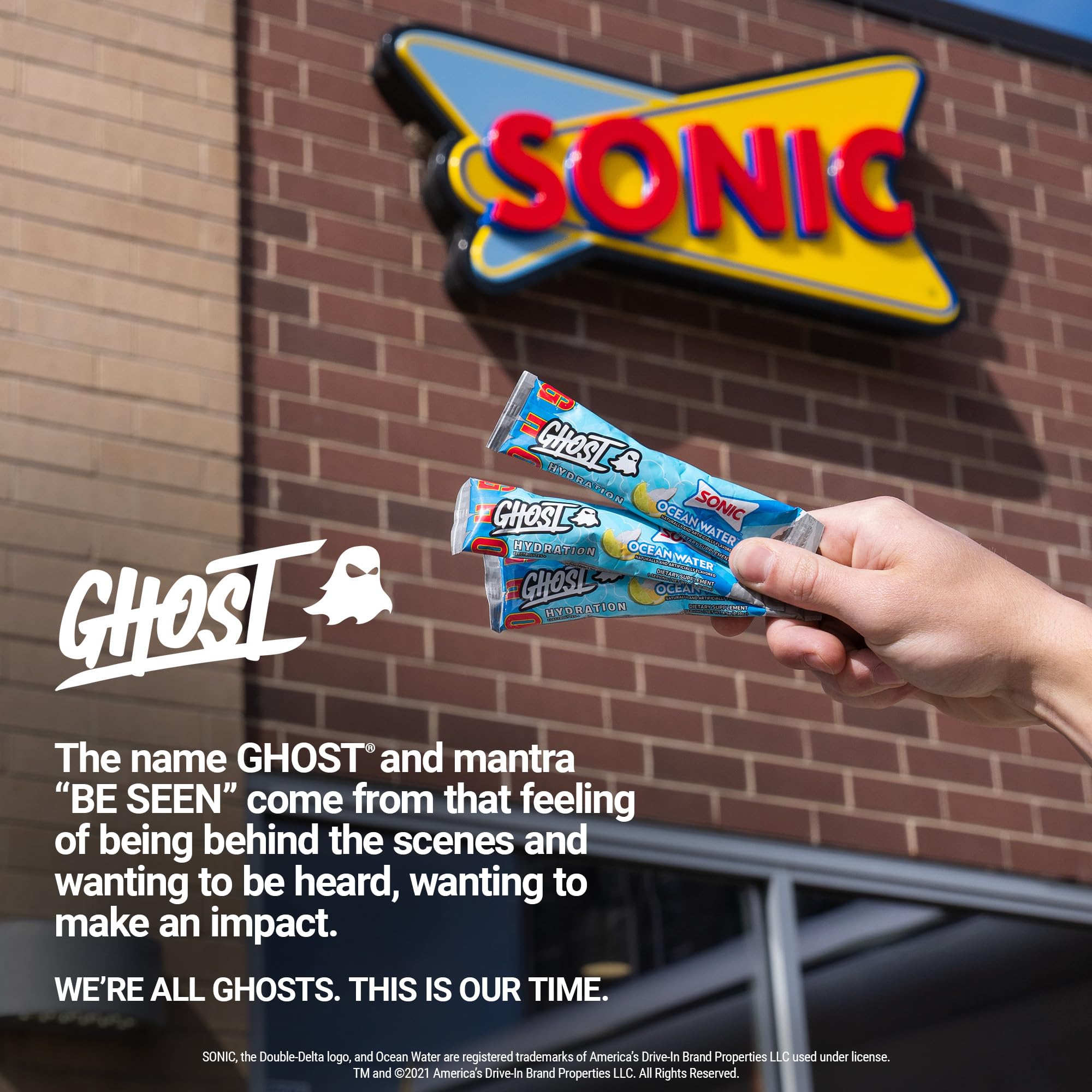 GHOST Hydration Packets Sonic Ocean Water flavor close-up showcasing taste without sugar.