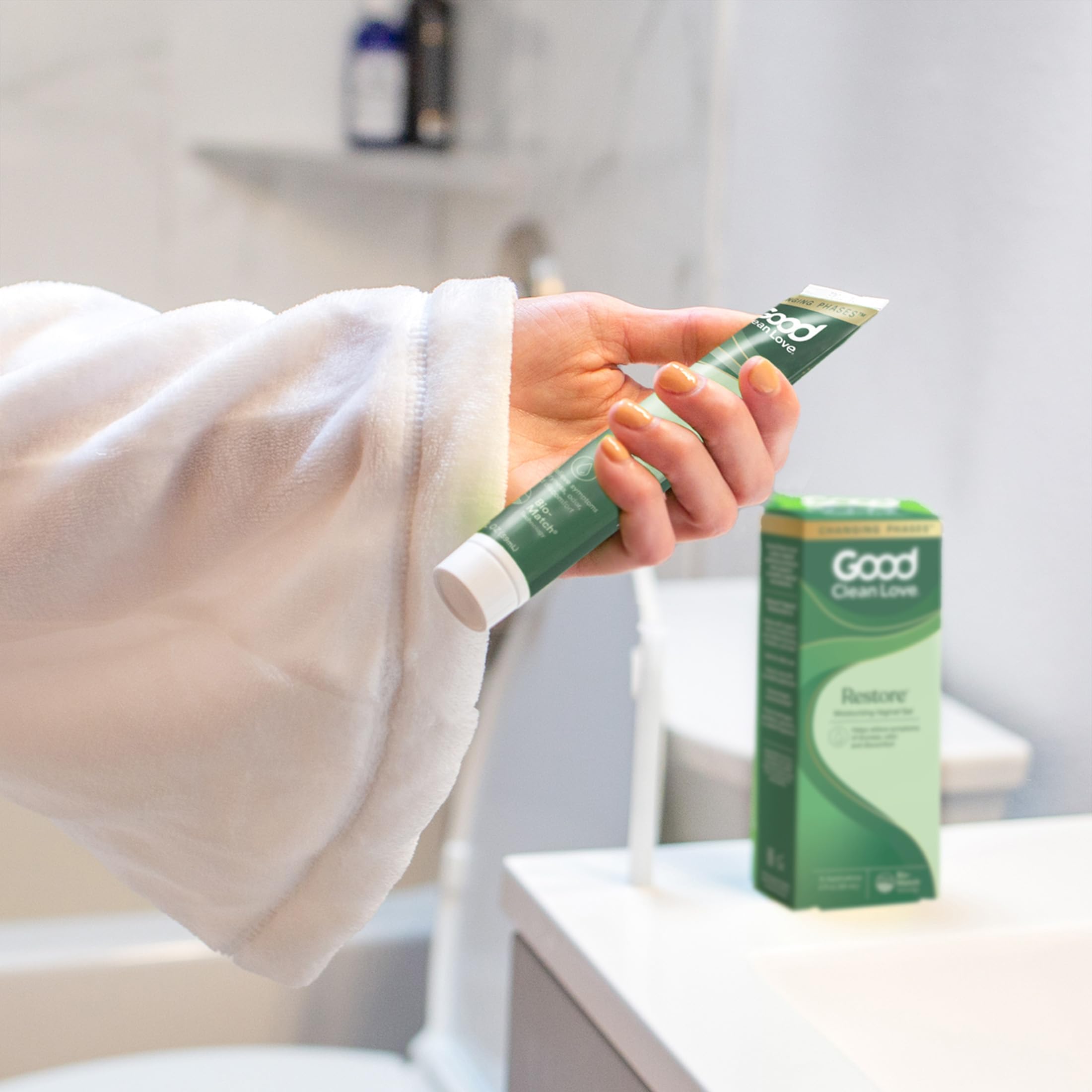 Home-use scene with Restore easy-dispense applicator.