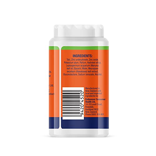 Gran's Remedy powder texture shows talc-based moisture absorption for dry feet.
