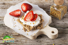 Greenbow Pollen scoop demonstrates easy daily addition to meals.