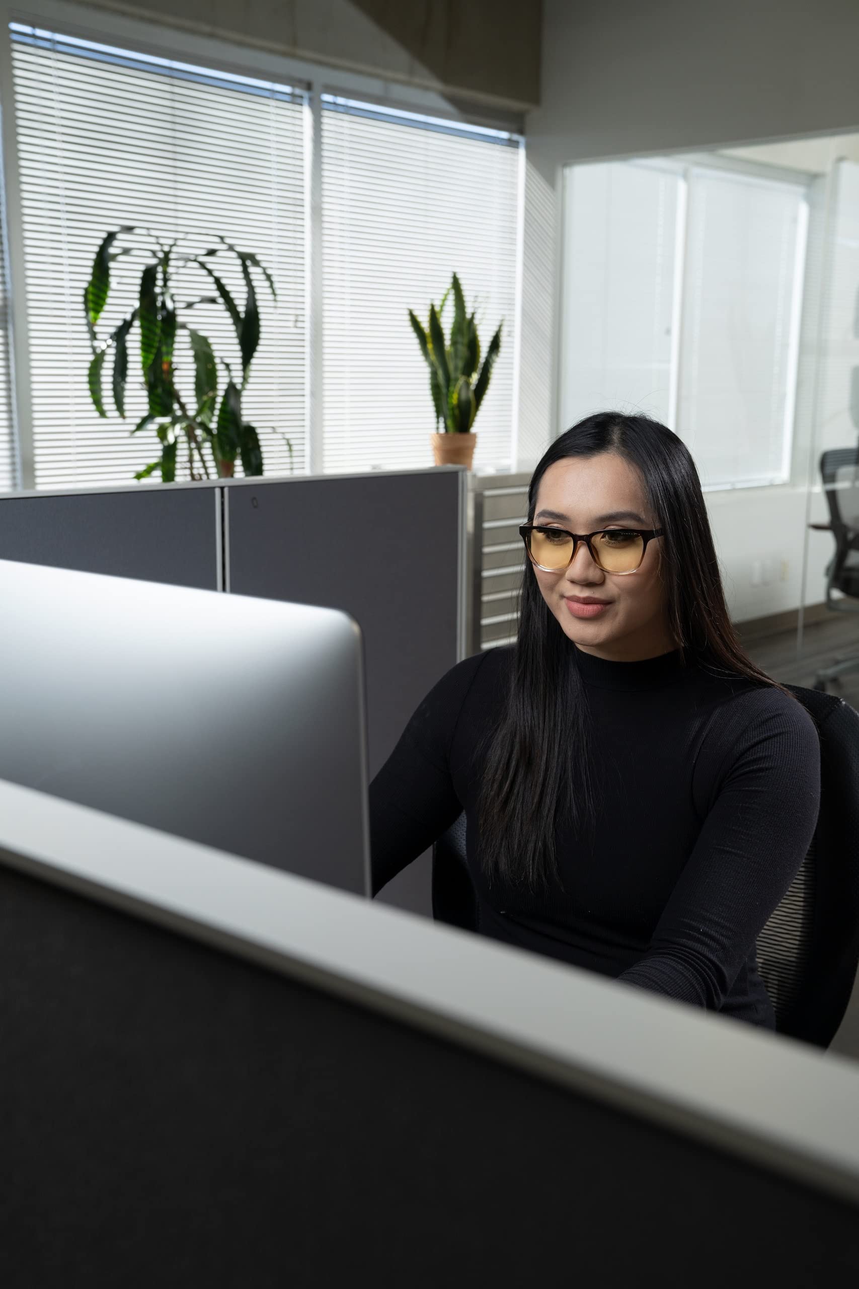 Gunnar Berkeley wearer at desk demonstrates comfortable screen-time setup