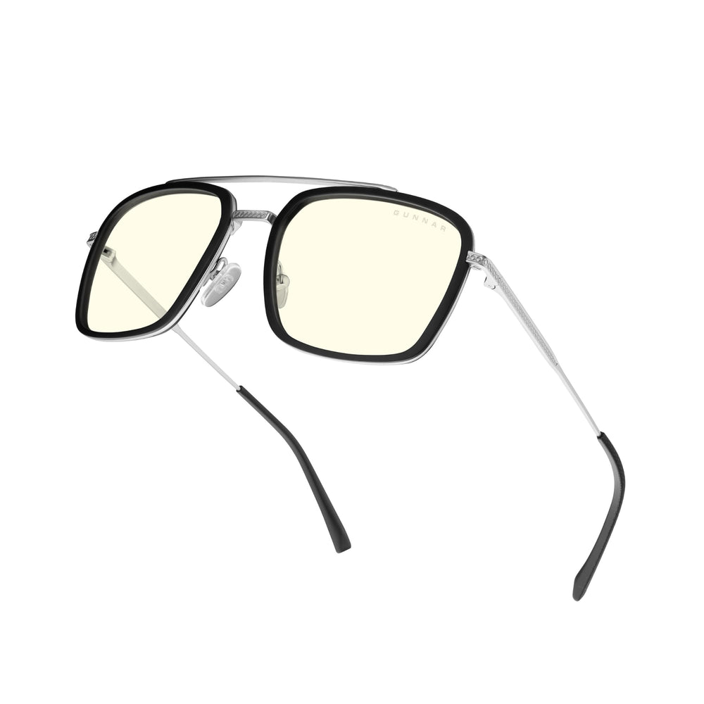 GUNNAR Stark Edition cleaning cloth keeps lenses clear