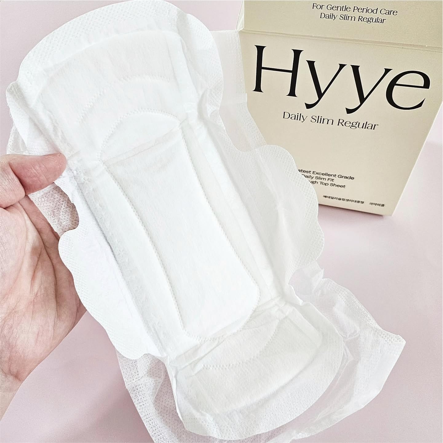 H.A.C PLUS Hyye winged design for secure, twist-free wear.