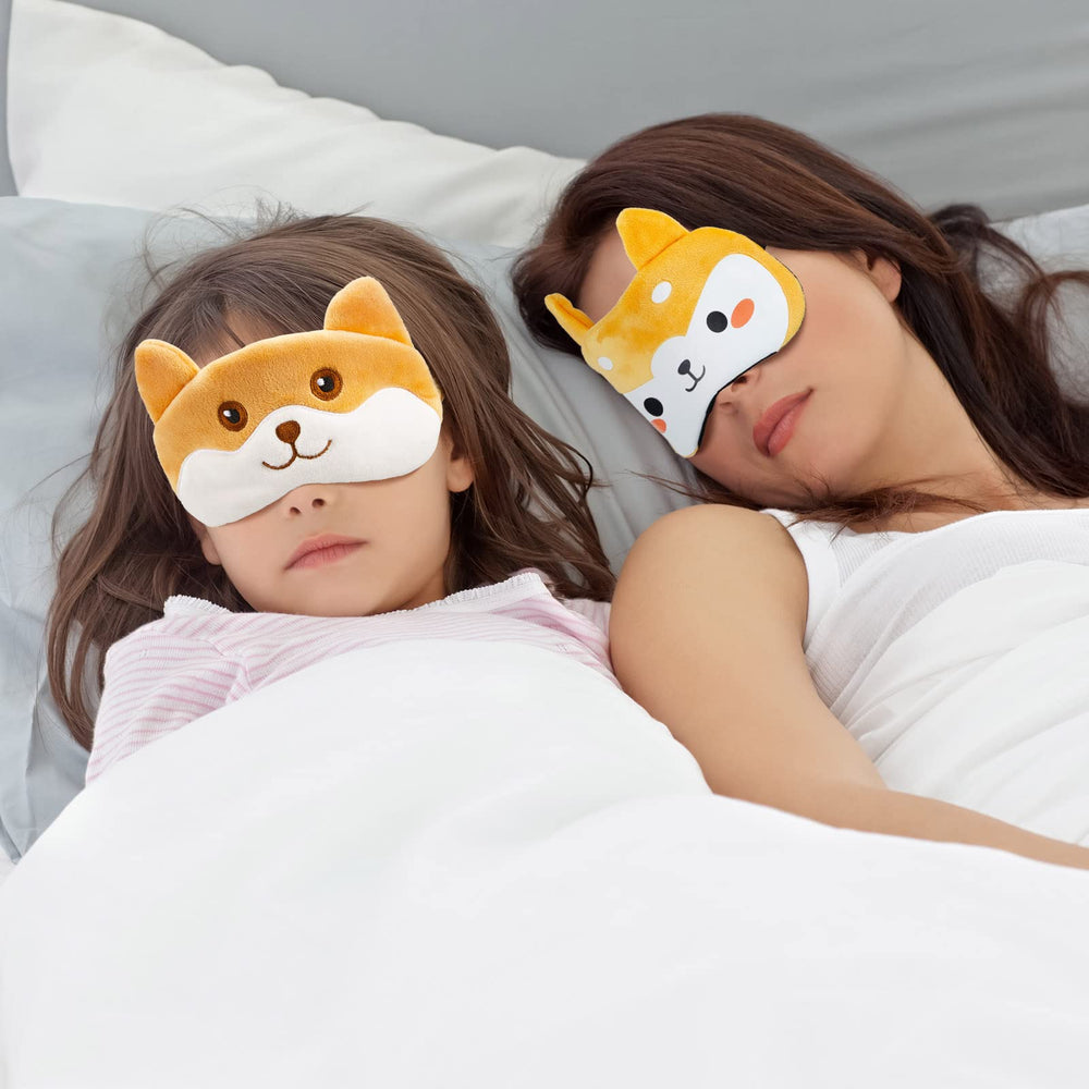 Haysandy lightweight eye mask demonstrating flexible fit for different head sizes