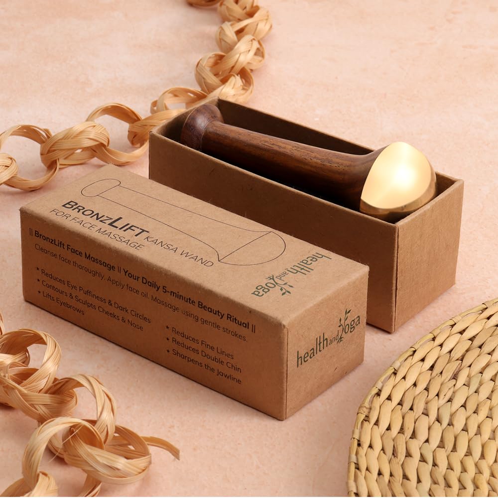 HealthAndYoga compact travel-kit ready for on‑the‑go beauty rituals.