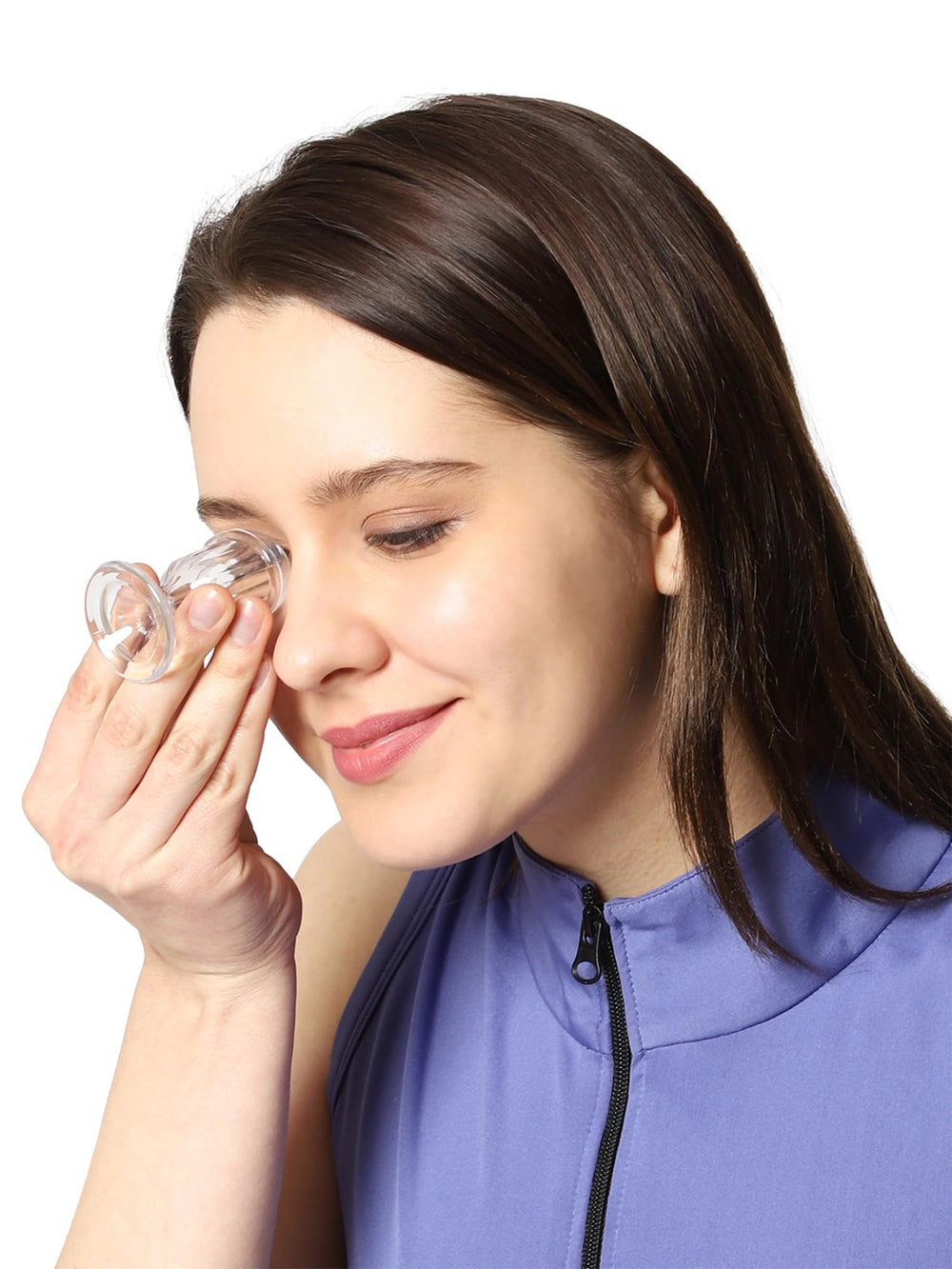 HealthGoodsIn eye wash cups feature vacuum-like seal for easy use
