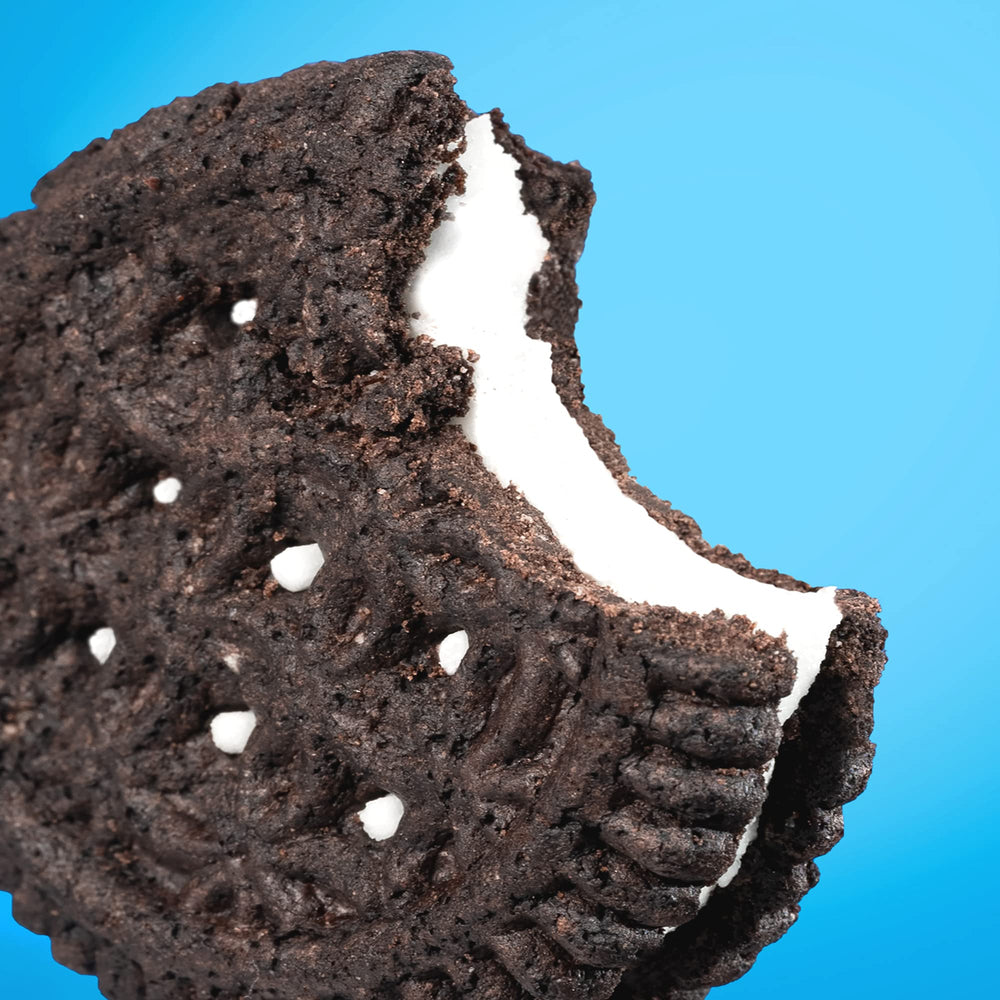 Kids lunchbox with HIGHKEY sugar-free sandwich cookies offering gluten-free comfort