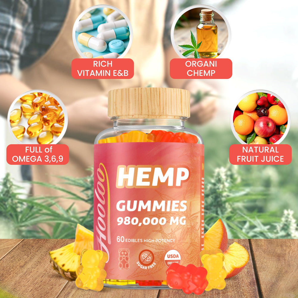 HOOLOO pineapple-fruity gummy close-up with tropical scent.