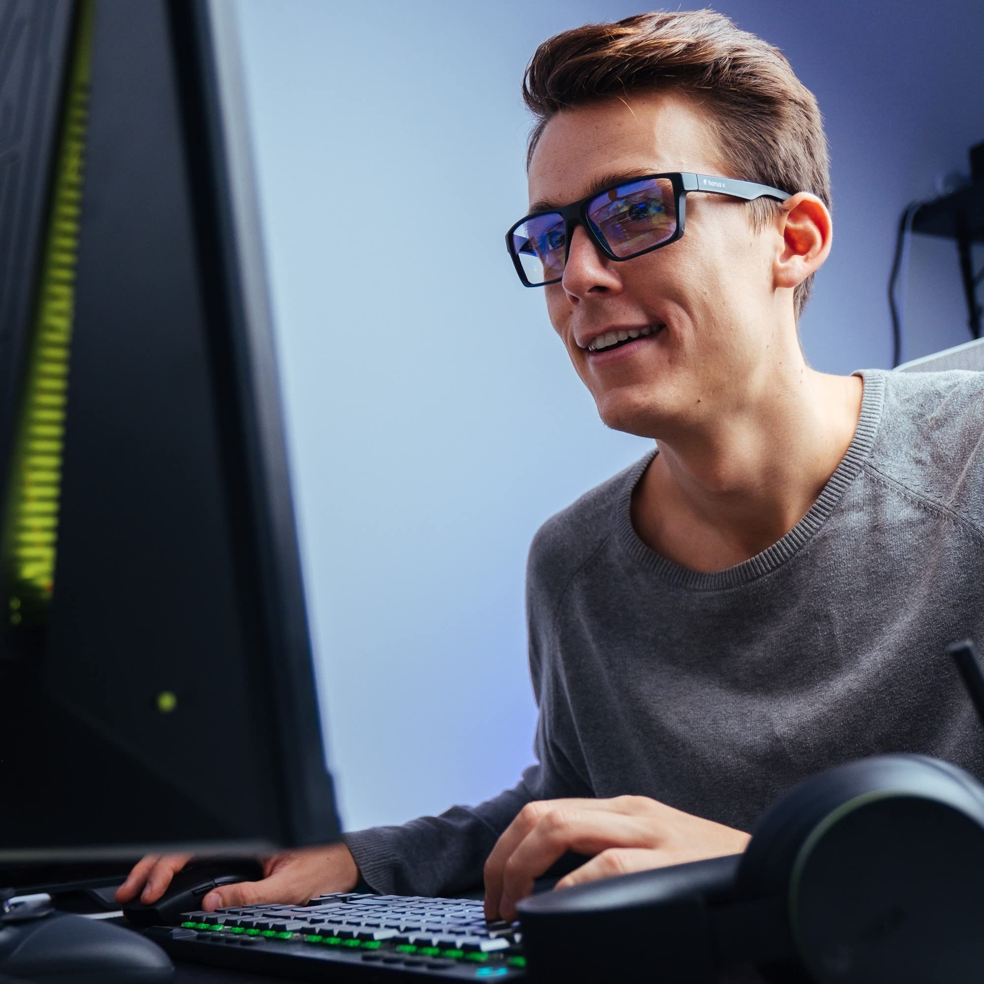 Horus X anti-glare coating aids on-screen viewing