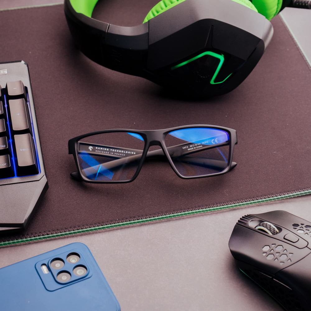 Horus X gamer setup with black frame eyewear