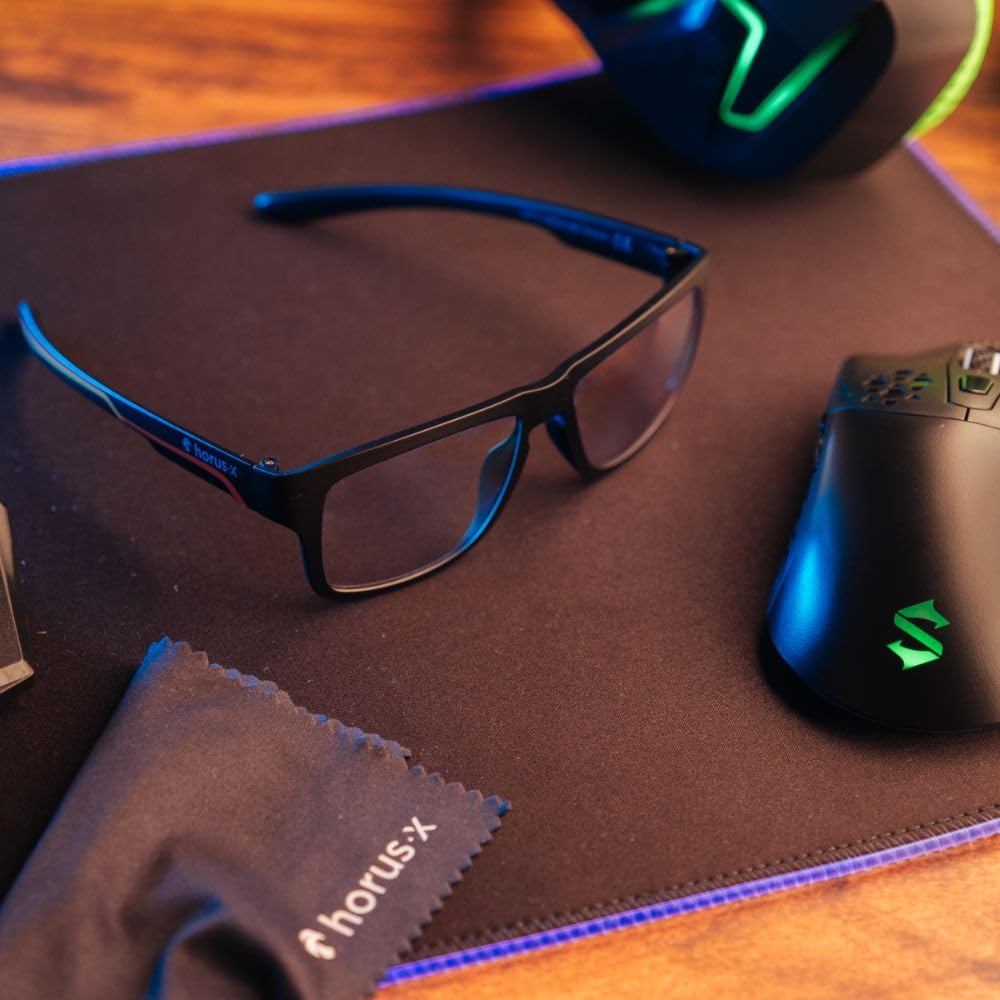Horus X Kids blue light glasses case keeps lenses protected on the go.