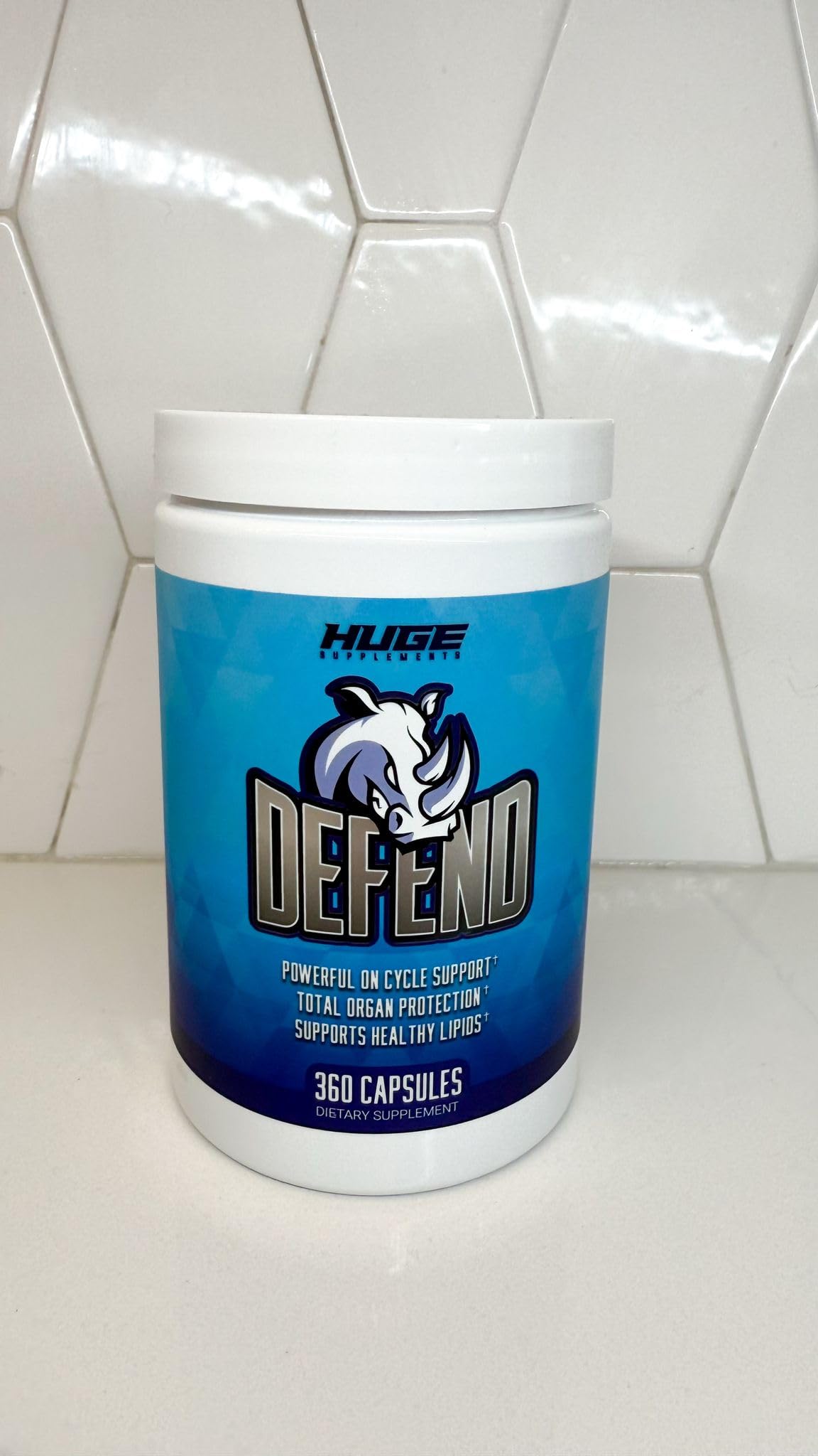 Huge Supplements Defend Cycle Support heart health visual with protective antioxidants.
