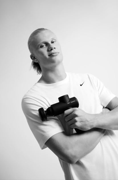 Hyperice Hypervolt Go 2 black side profile highlights lightweight comfort during longer sessions