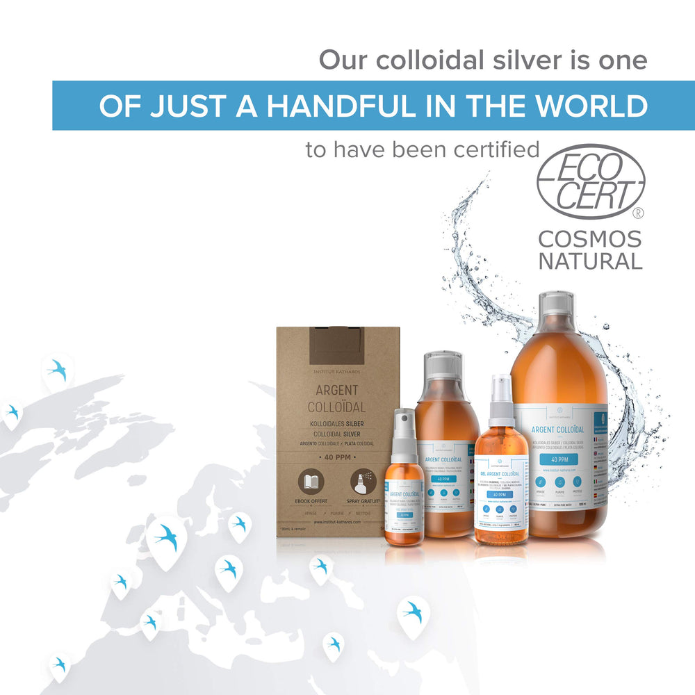 Persona aplicando el spray de Institut Katharos en la piel como rutina diaria