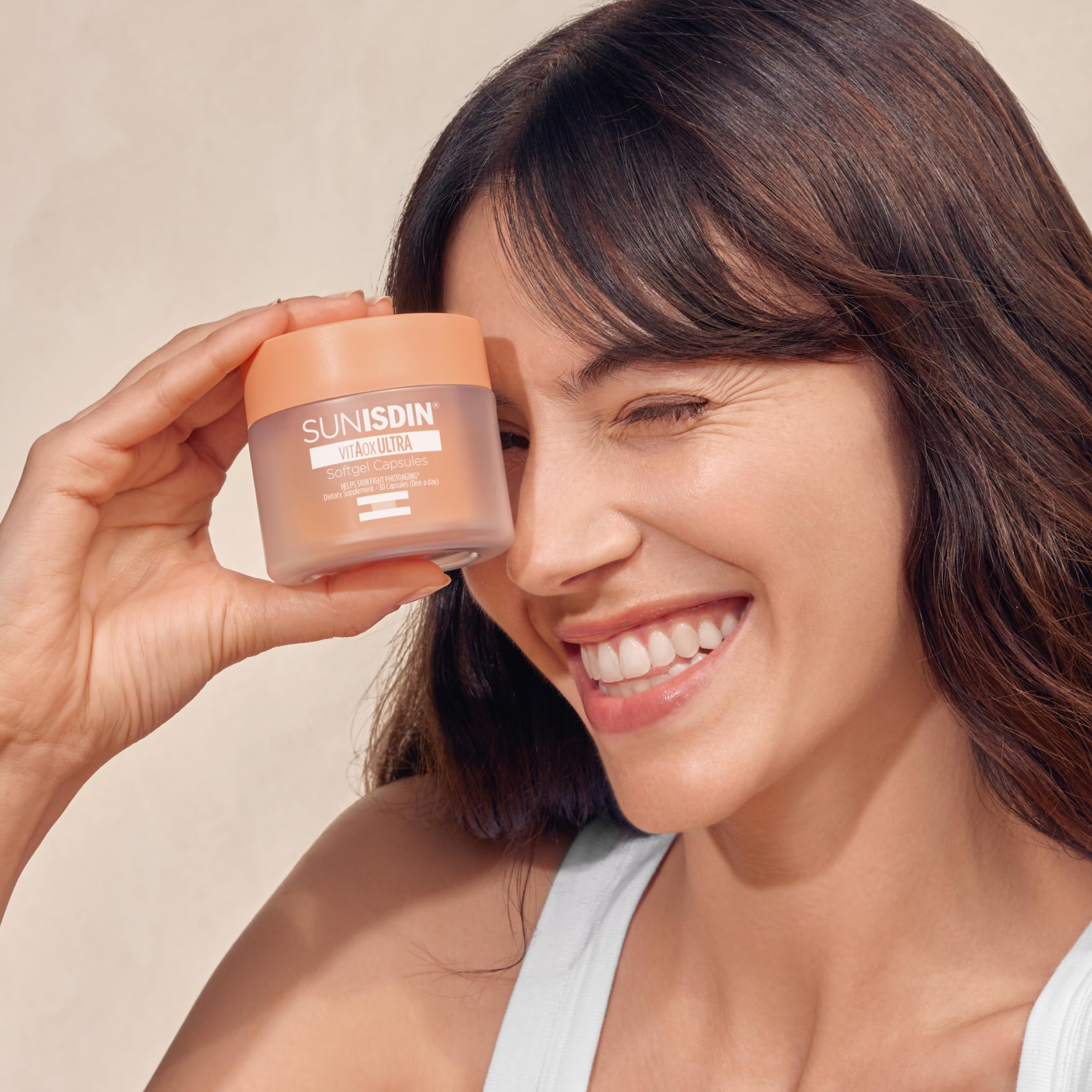 ISDIN SUNISDIN packaging and label highlight convenient daily skin care