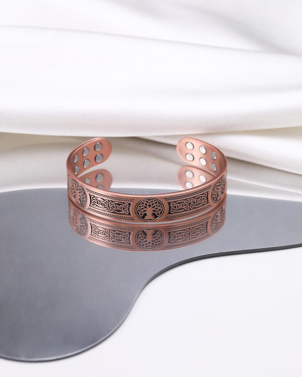 Jecanori copper bracelet care guide promotes easy maintenance.
