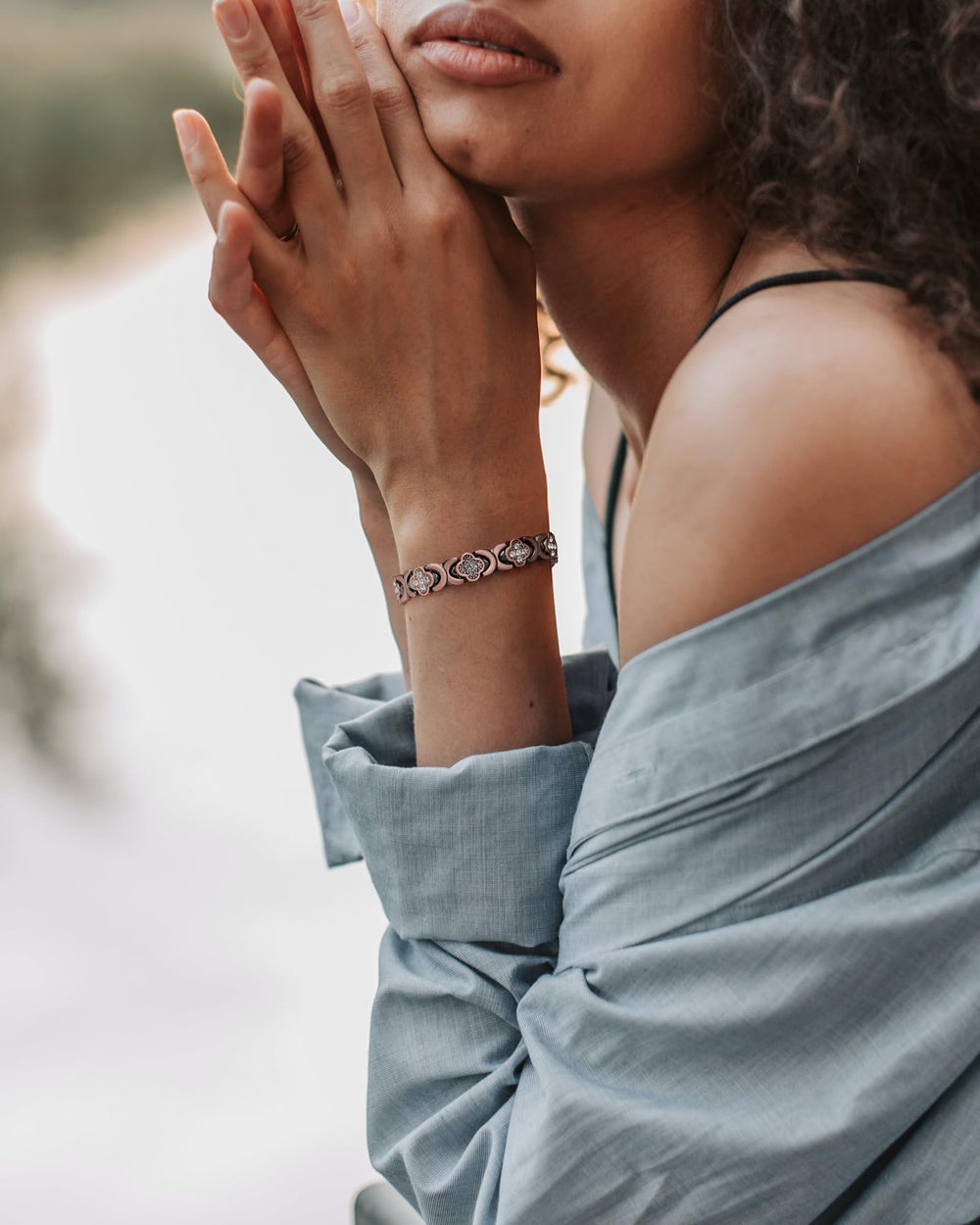 Jecanori copper magnetic ring—complementary design for cohesive everyday elegance.