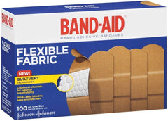 Beige sterile Band-Aid box of 100 for everyday skin protection