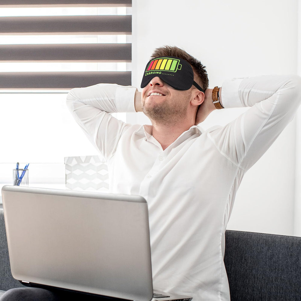 kniykmr travel-friendly eye mask blocks light on flights and trains