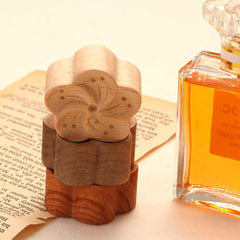 Kopida compact diffuser size 4x4x2 cm fits on desks and shelves